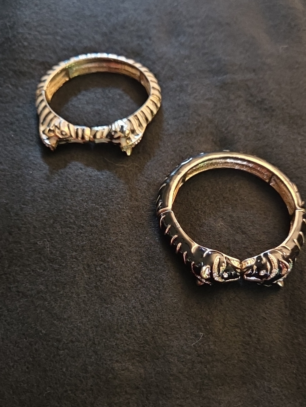 Gold-Tone Women's Hinged Bracelet - Decorative Claw Design